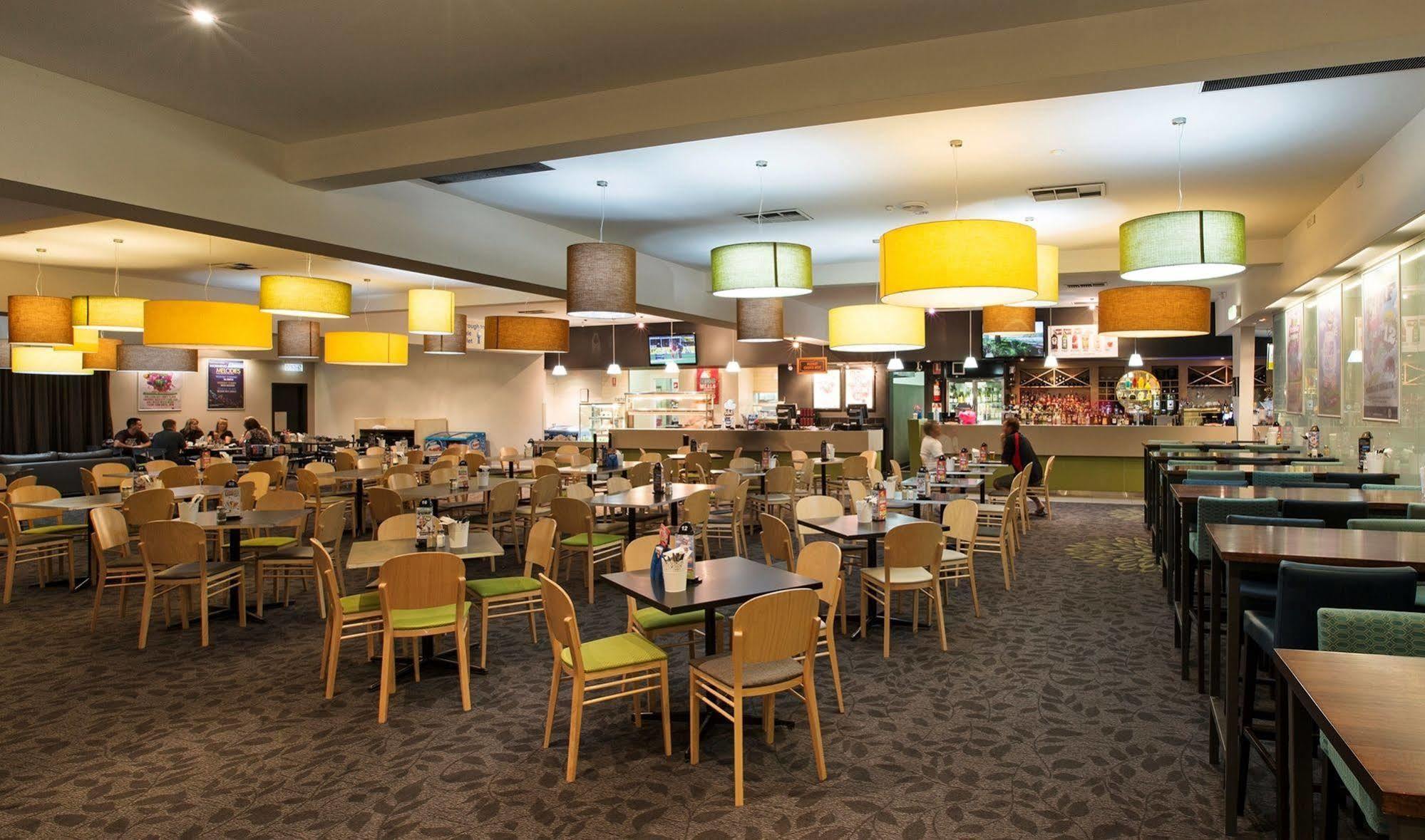 Nightcap at Westside Hotel Laverton Buitenkant foto