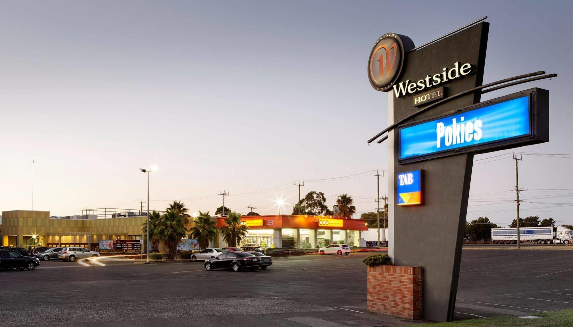 Nightcap at Westside Hotel Laverton Buitenkant foto