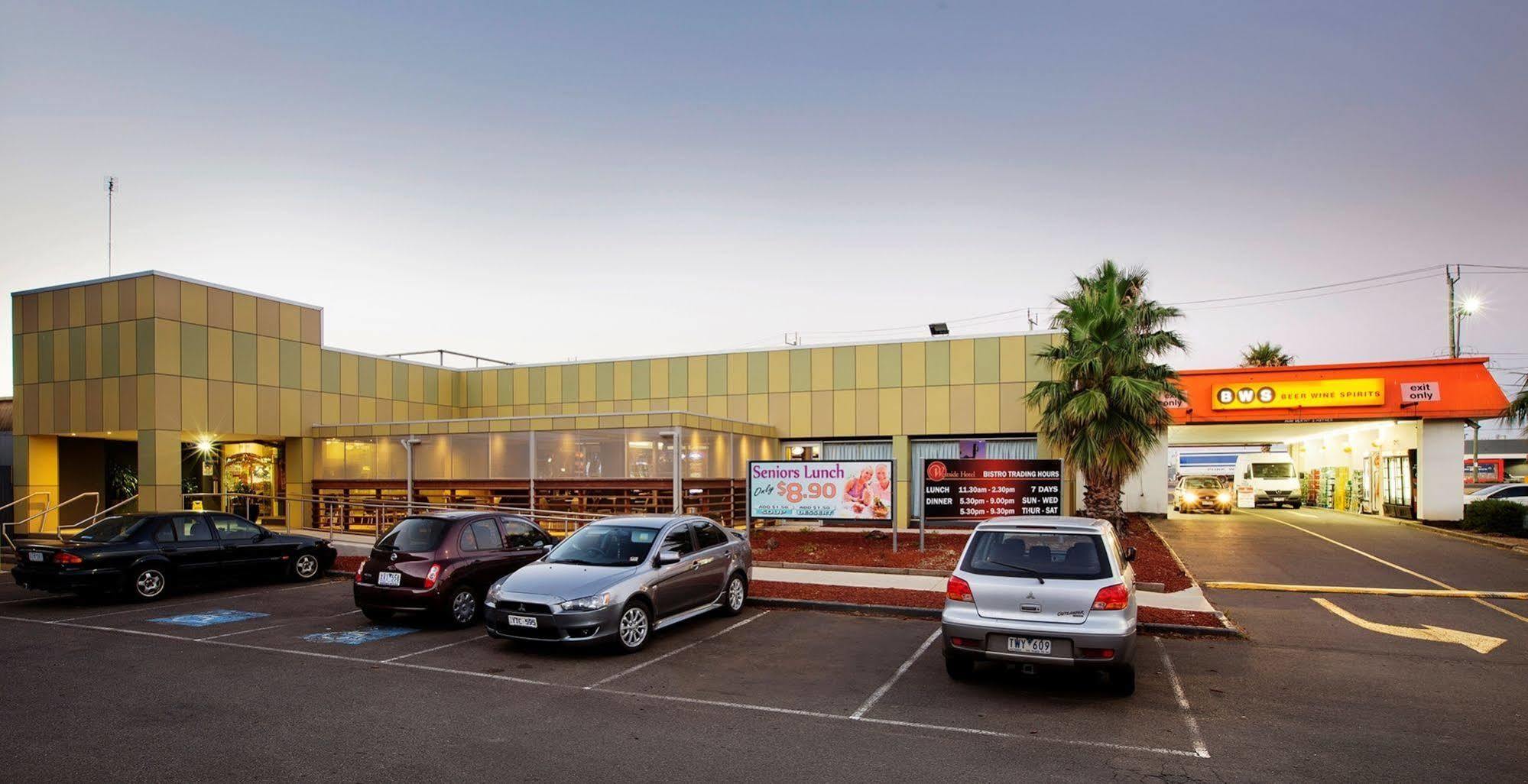 Nightcap at Westside Hotel Laverton Buitenkant foto